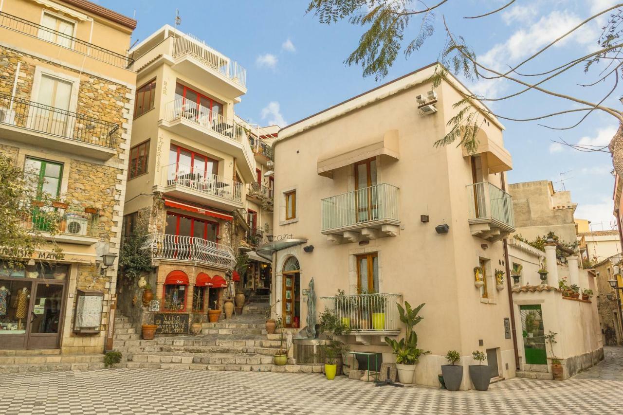 Casa Amica Appartement Giardini-Naxos Buitenkant foto